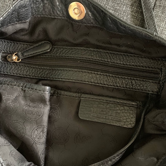 Authentic Michael Kors Crossbody - Picture 5 of 5